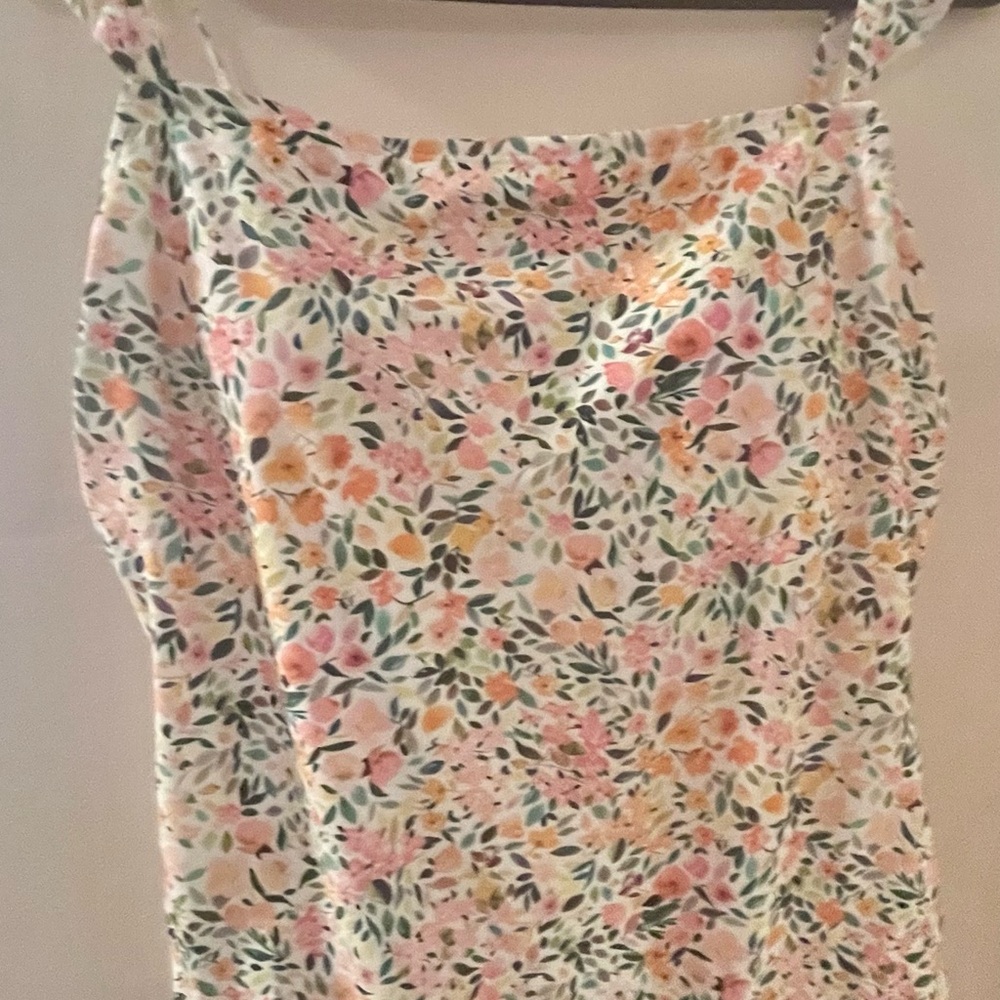 NWT Kona Swimsuit

• spring break
• vacation
• summer 
• floral
• beach vibes
